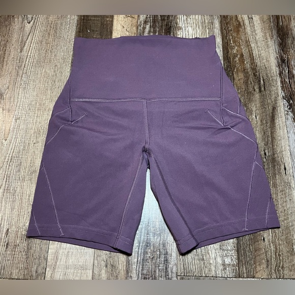 Lululemon Nulu Fold High-Rise Yoga Short 8" Grape Thistle Size 2 - Picture 4 of 6
